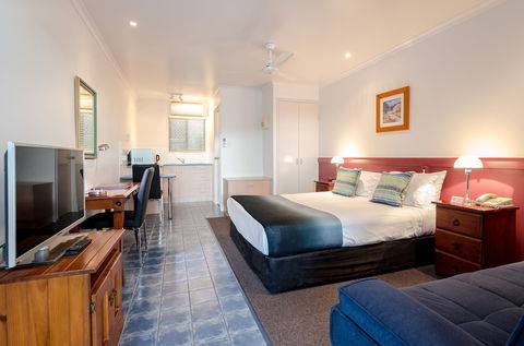 Central Studio Accommodation - Dalby Accommodation 3