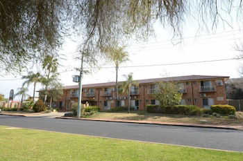 Tallarook Motor Inn - Dalby Accommodation 2