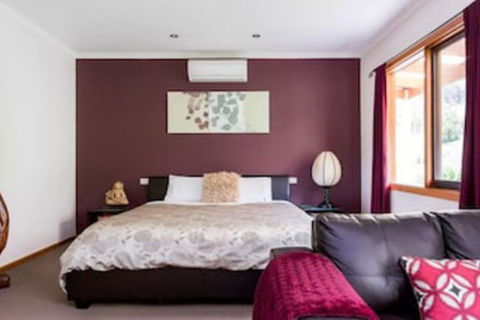 Adriennes Country Retreat - Dalby Accommodation 0