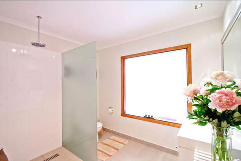 Adriennes Country Retreat - Dalby Accommodation 5