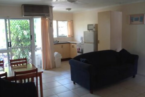 Coral Reef Apartments - Dalby Accommodation 7