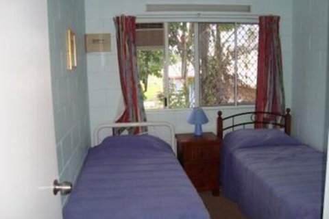 Coral Reef Apartments - Dalby Accommodation 4