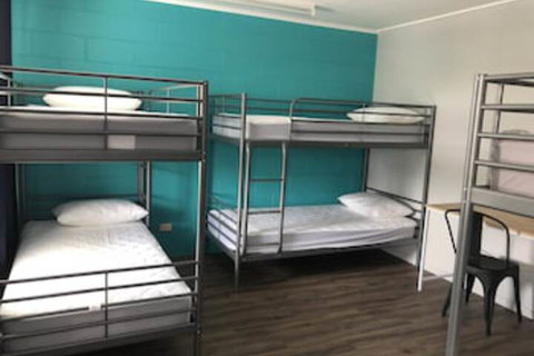 Reef Backpackers - Dalby Accommodation 0