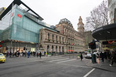 Avanti Two Bedroom View Apartment Floor 44 CBD - Dalby Accommodation 2