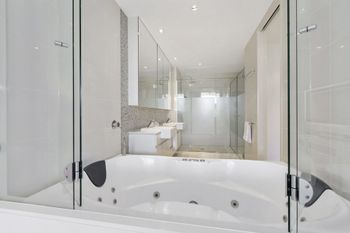 Bale Beach Front Resort Home Apartment 1128 - Dalby Accommodation 5