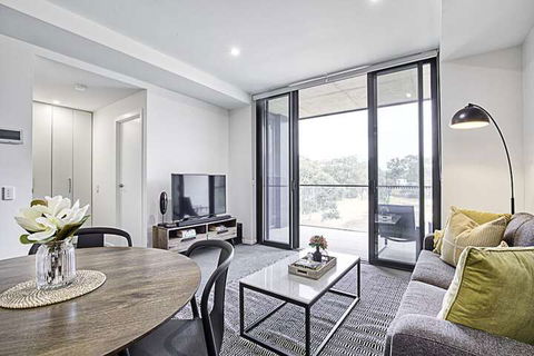 CANBERRA CHIC-Hosted By L'Abode - Dalby Accommodation 7