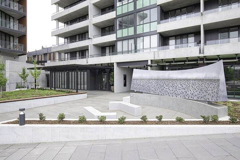 CANBERRA CHIC-Hosted By L'Abode - Dalby Accommodation 1