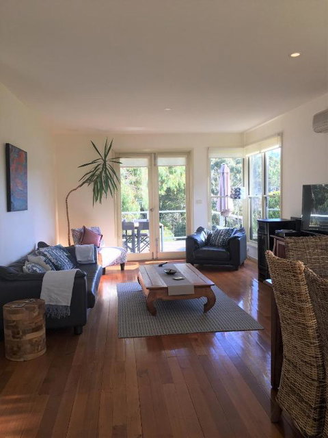 Lakeside Conti Villas - Dalby Accommodation 5