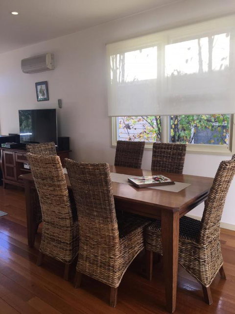 Lakeside Conti Villas - Dalby Accommodation 3