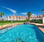 Breakers Block 3 Unit 2 Pool in complex across the road from the beach - Dalby Accommodation