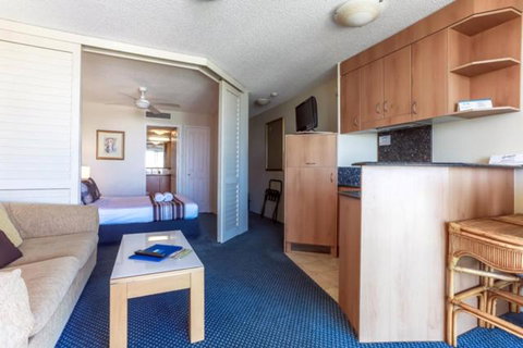 Beachfront Mooloolaba Apartment - Dalby Accommodation 1