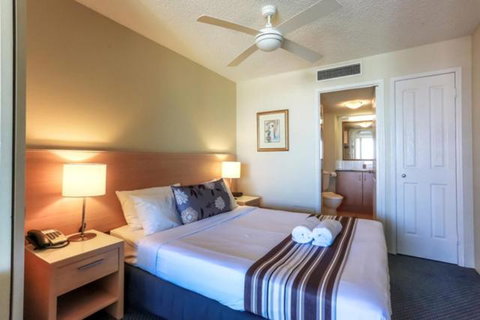 Beachfront Mooloolaba Apartment - Dalby Accommodation 6