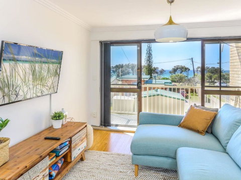 Kingsway #3 Ocean View - Dalby Accommodation 2