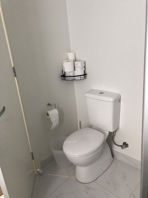 Apple House Upper Point Cook - Dalby Accommodation 1