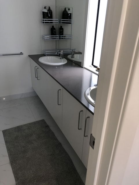 Apple House Upper Point Cook - Dalby Accommodation 3