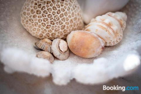 Beauty On Booker Bay - Dalby Accommodation 2