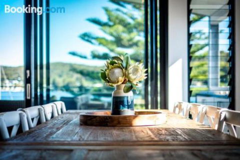 Beauty On Booker Bay - Dalby Accommodation 6