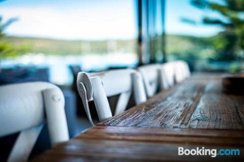 Beauty On Booker Bay - Dalby Accommodation 3