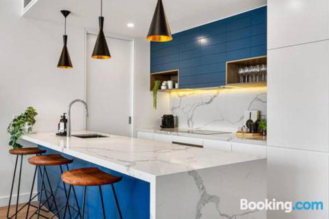 Luxe 101 At Martha Cove Waterfront Luxury On The Marina Walk To Beach - Dalby Accommodation 6
