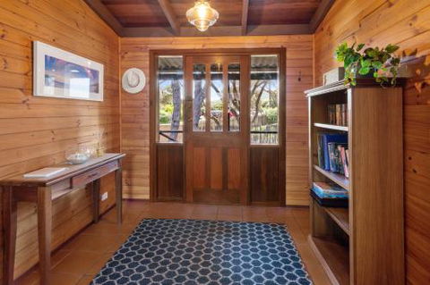 Coleys Beach House Yallingup - Dalby Accommodation 5