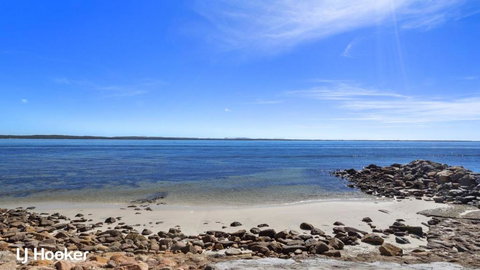 Yacaaba Beautiful Waterfront Location - Dalby Accommodation 3