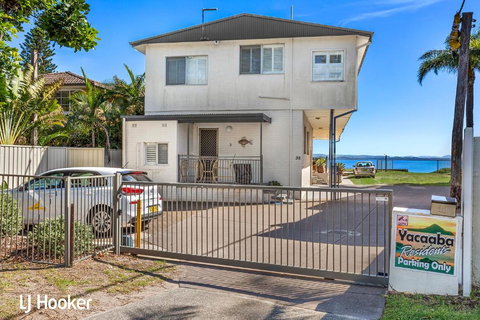 Yacaaba Beautiful Waterfront Location - Dalby Accommodation 1