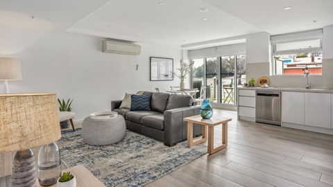 Salt 4 Getaway Luxury For 2 - Dalby Accommodation 1