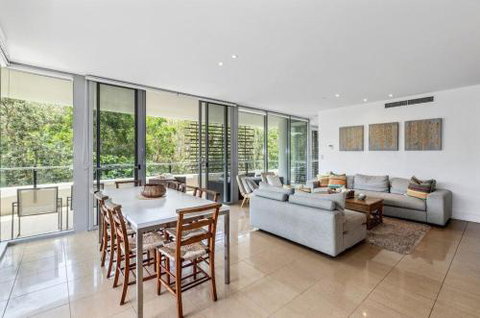 COTTON BEACH 94 MID FLOOR PENTHOUSE - Dalby Accommodation 0