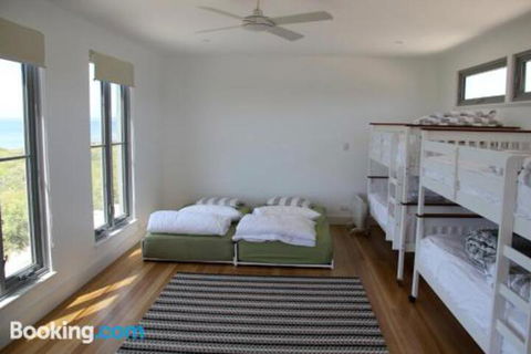 DEstrees Bay Beach House - Dalby Accommodation 5