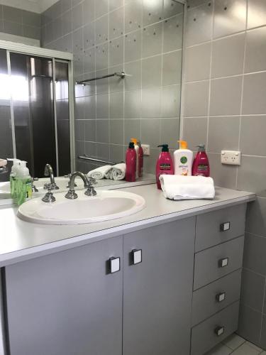 Townsville Wistaria Spacious Home - Dalby Accommodation 2