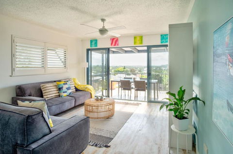 Coolum Beach 3 Level Townhouse Private Rooftop Terrace Spa Overlooking Mount Coolum - Dalby Accommodation 6