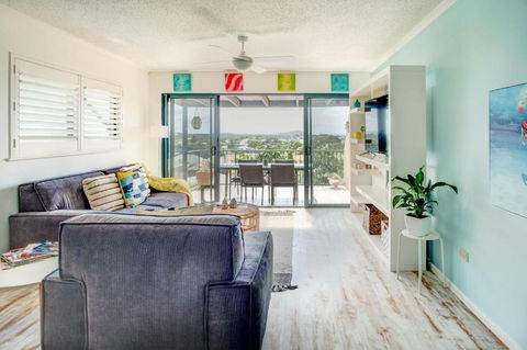 Coolum Beach 3 Level Townhouse Private Rooftop Terrace Spa Overlooking Mount Coolum - Dalby Accommodation 2
