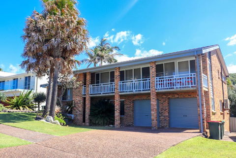 Oceanview BeachHouse - Dalby Accommodation 5