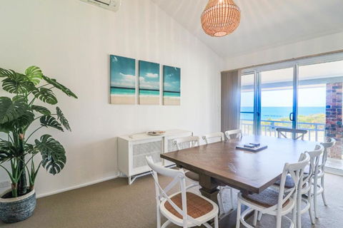 Oceanview BeachHouse - Dalby Accommodation 4