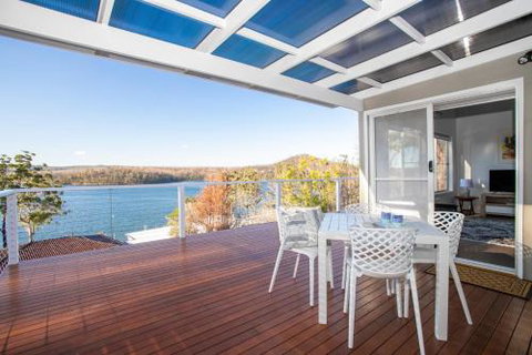 Home On The Water 21 Evans St. Lake Conjola - Dalby Accommodation 0