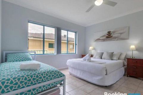 Villa San Gabriel Vincentia Sleeps 14 4pm Check Out Sundays - Dalby Accommodation 3