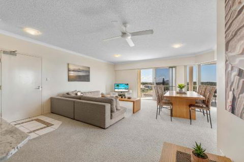 Ocean View 3 Bedroom Apartment - Dalby Accommodation 4