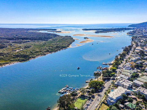 Panoramic River & Ocean Views Noosaville - Dalby Accommodation 3