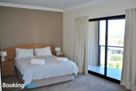 Eagles Nest - Dalby Accommodation 6