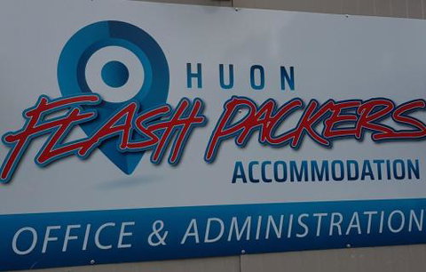 Huon Flash Packers - Dalby Accommodation 0