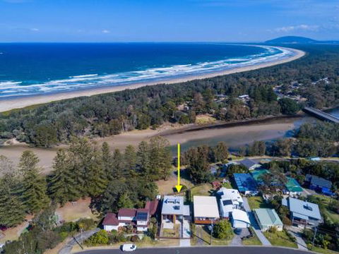 FAIRYTALE Gerroa 4pm Check Out Sundays - Dalby Accommodation 0