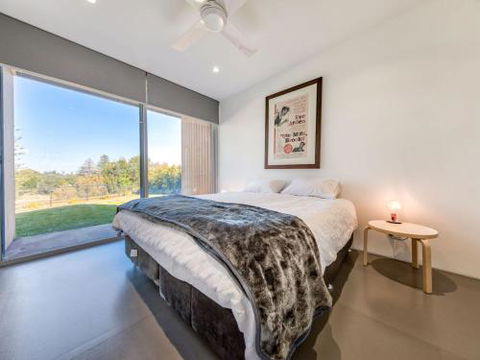 FAIRYTALE Gerroa 4pm Check Out Sundays - Dalby Accommodation 3