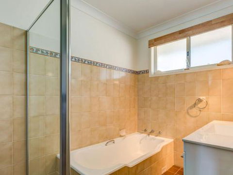 PENZANCE Gerroa Beachfront To Shelley Beach & 4pm Check Out Sundays - Dalby Accommodation 2
