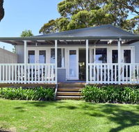 The Waterfront House 4pm Check Out Sundays - Dalby Accommodation