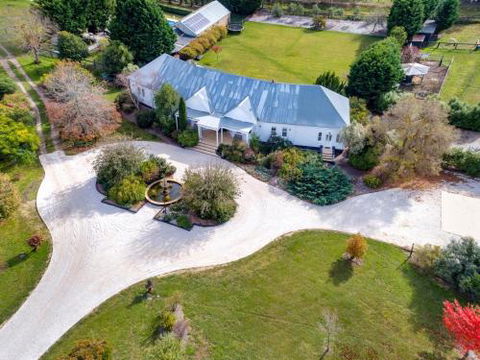 Wembley House Southern Highlands With 4pm Check Out Sunday - Dalby Accommodation 1