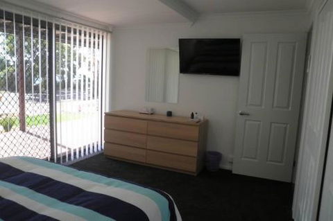 Almonta Apartments On The Water Front - Dalby Accommodation 5