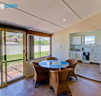 Cottage on River - Dalby Accommodation