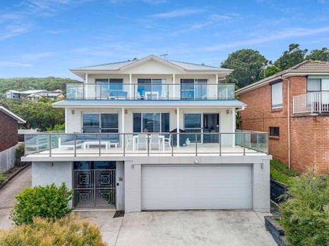 VIEWTOPIA Gerroa 4pm Check Out Sundays - Dalby Accommodation 0