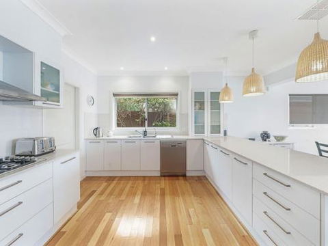 VIEWTOPIA Gerroa 4pm Check Out Sundays - Dalby Accommodation 3