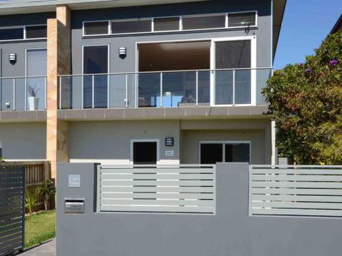 KIAMA SUNRISE Kiama & Surrounds 4pm Check Out Sundays - Dalby Accommodation 0